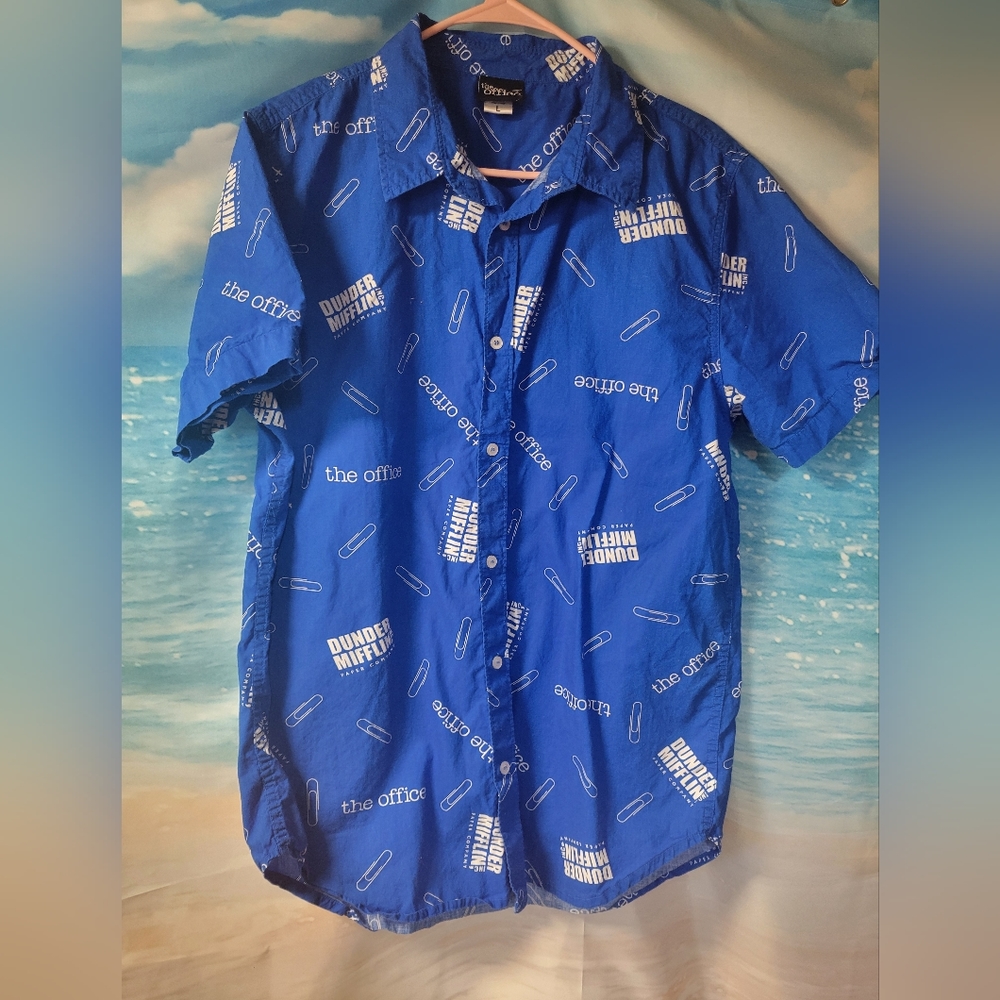 The Office‎ Dunder Mifflin Button Down shirt Size Large